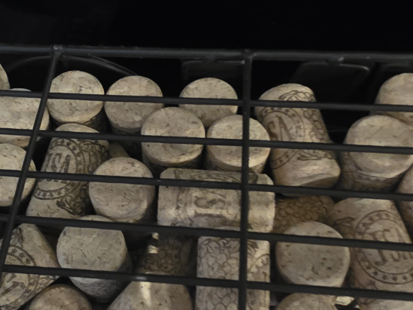 Cork or wine bottle display (corks unused) - photo 4