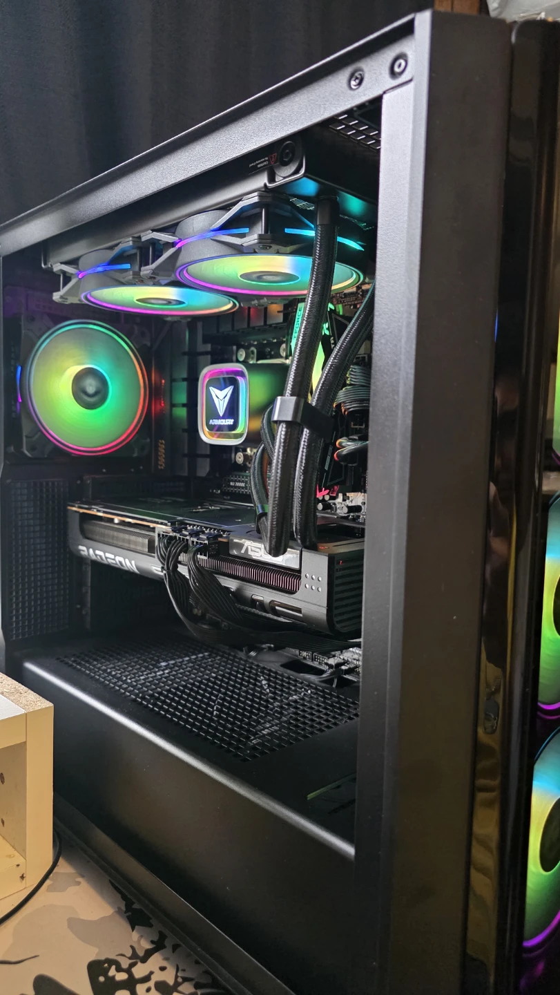 Gaming PC Ryzen 7 7800X3D | 9070 XT | 32 ddr5 - photo 2