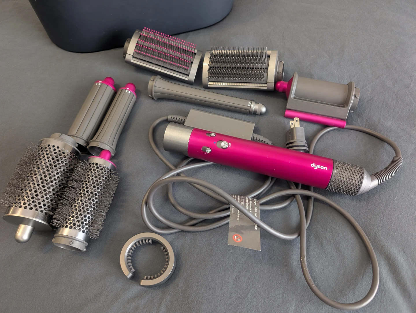 Dyson Airwrap kit + 2 BONUS Attachments ($120 Value)
