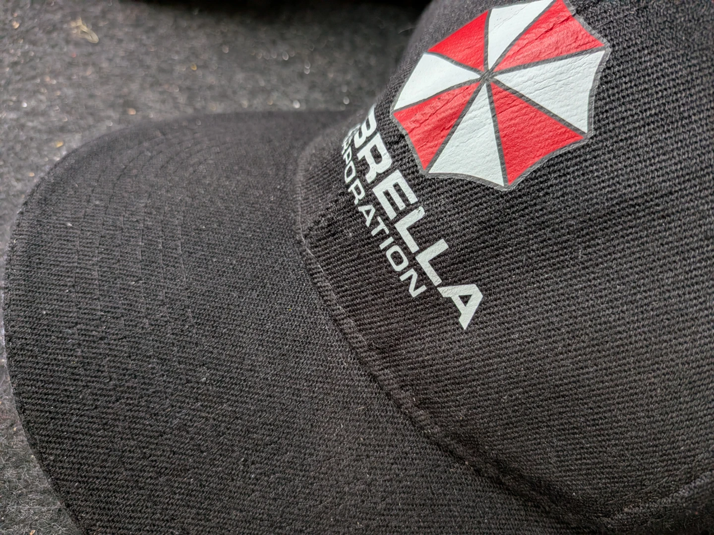 Umbrella Corporation Official Cap In Black