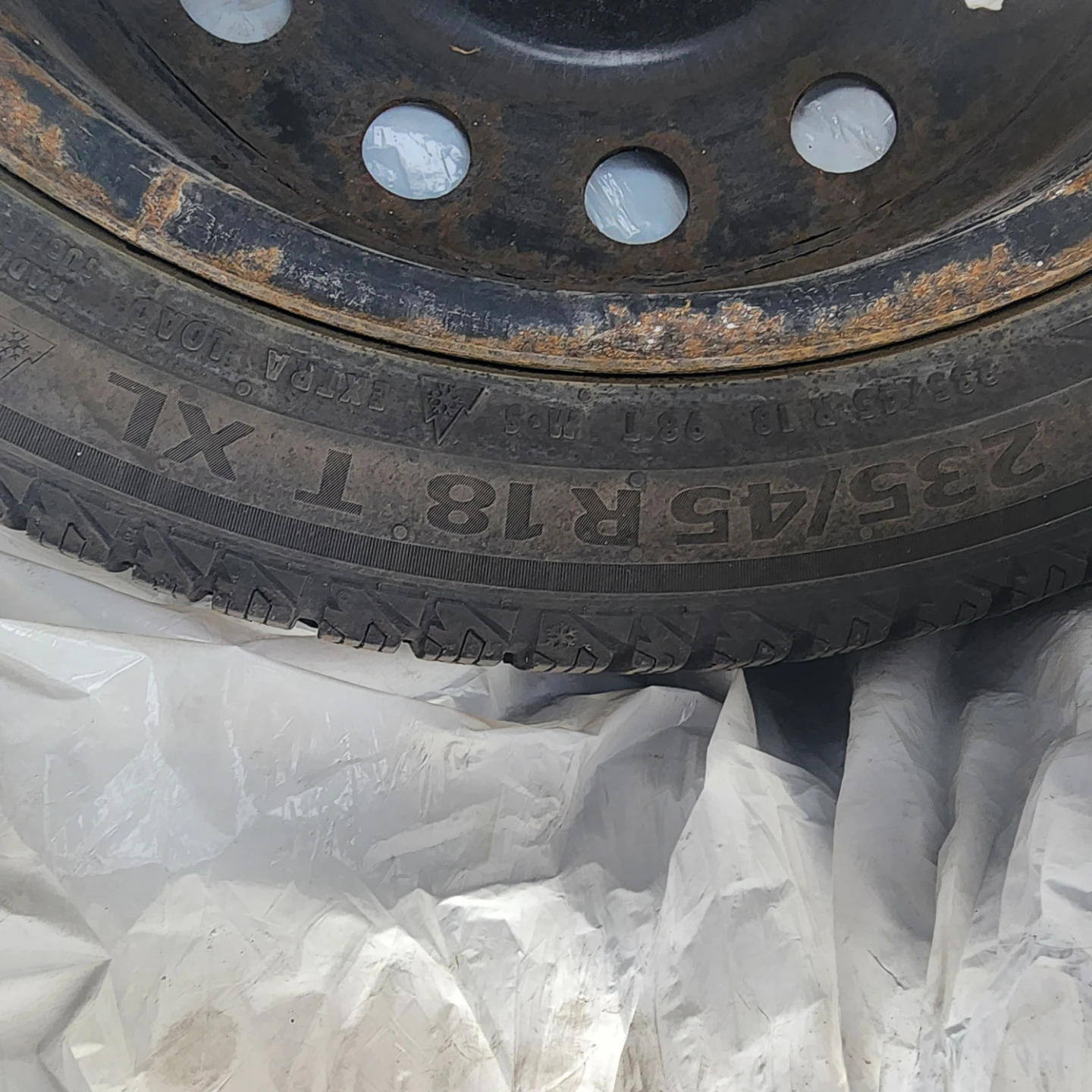 Continental Winter Tire with Rim - photo 2