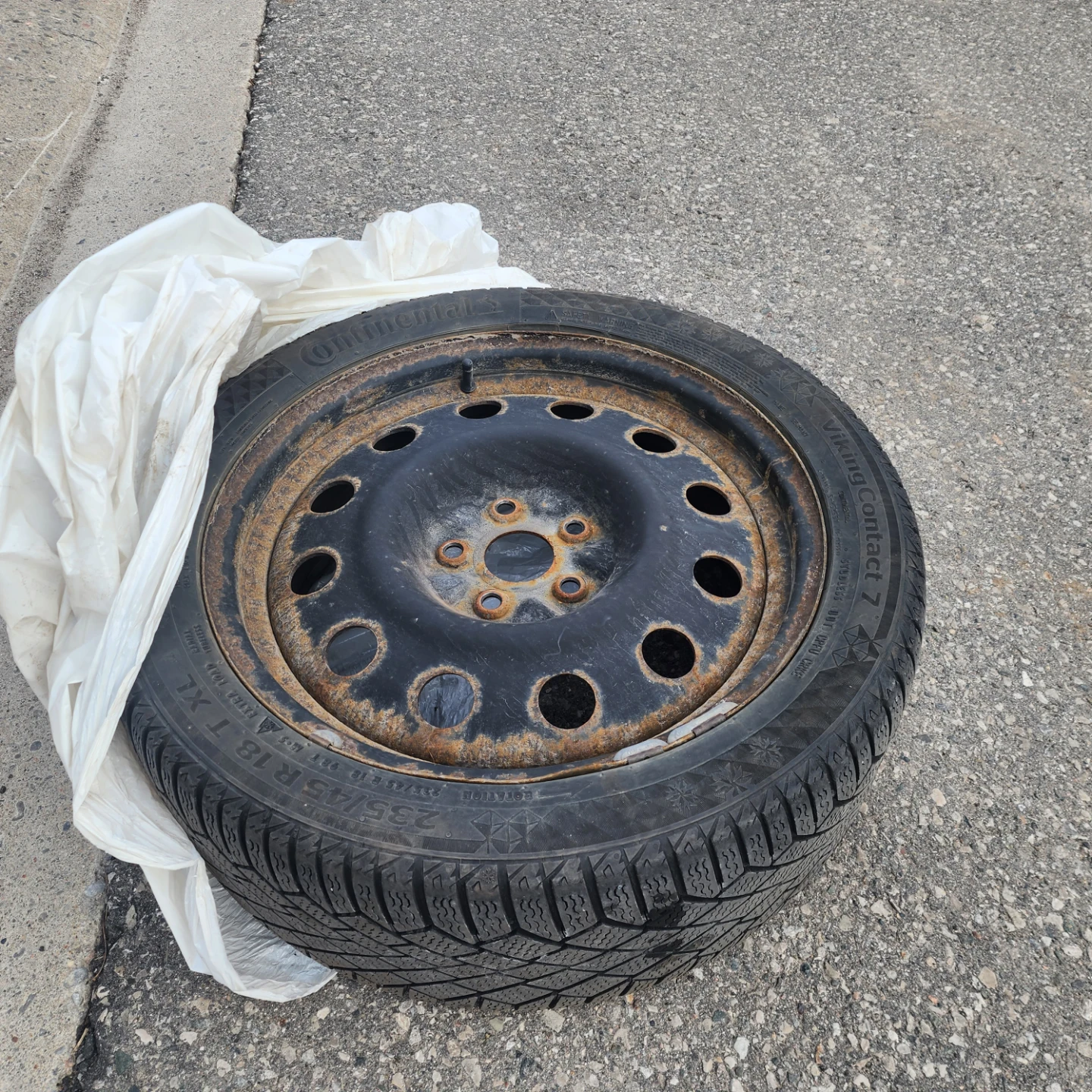 Continental Winter Tire with Rim - photo 3