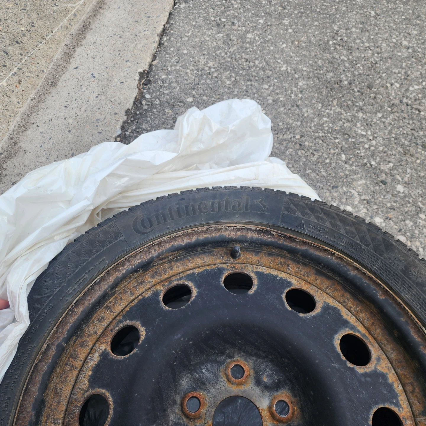 Continental Winter Tire with Rim - photo 4