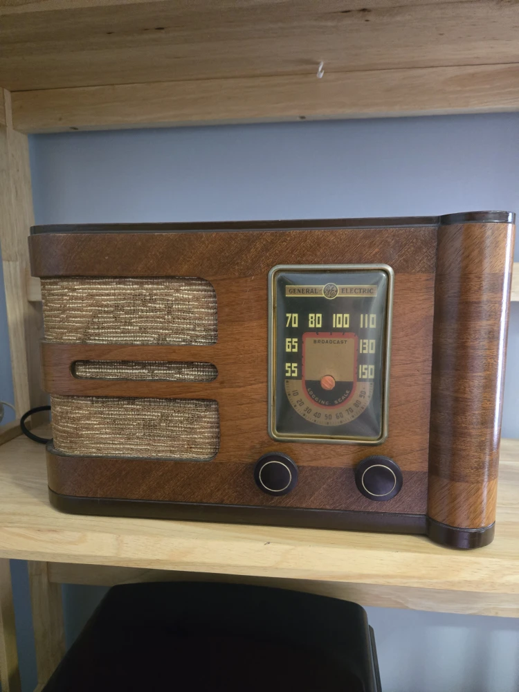 General Electric Vintage Radio