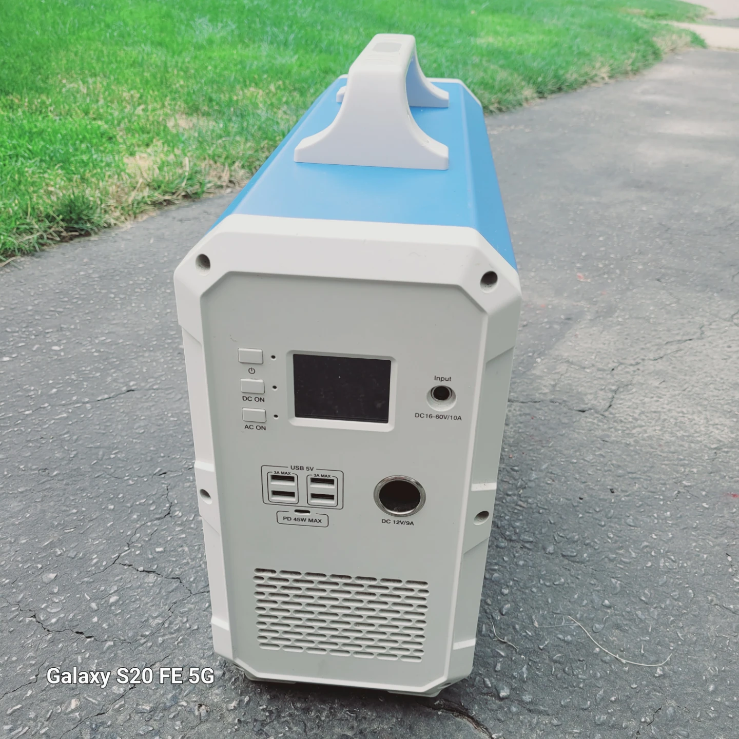 Bluetti Portable Power Station EB240 - photo 2