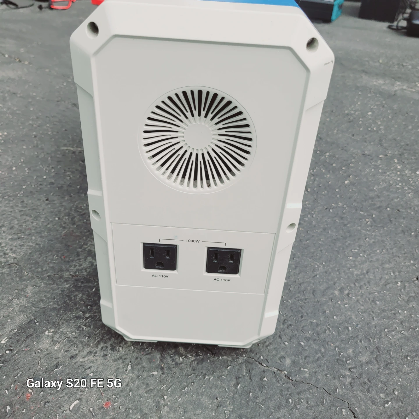 Bluetti Portable Power Station EB240 - photo 3