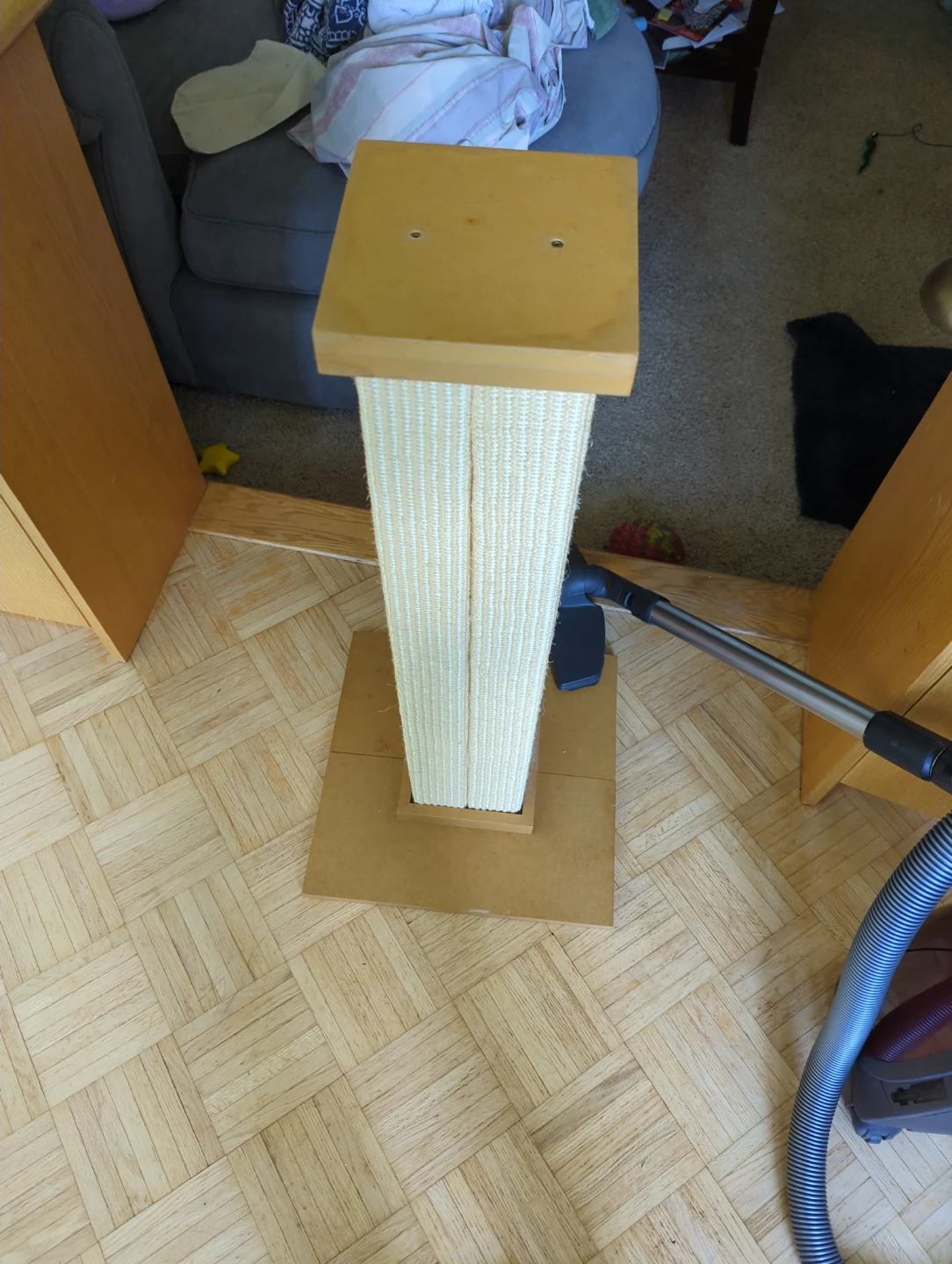 Cat Scratching Post - photo 2