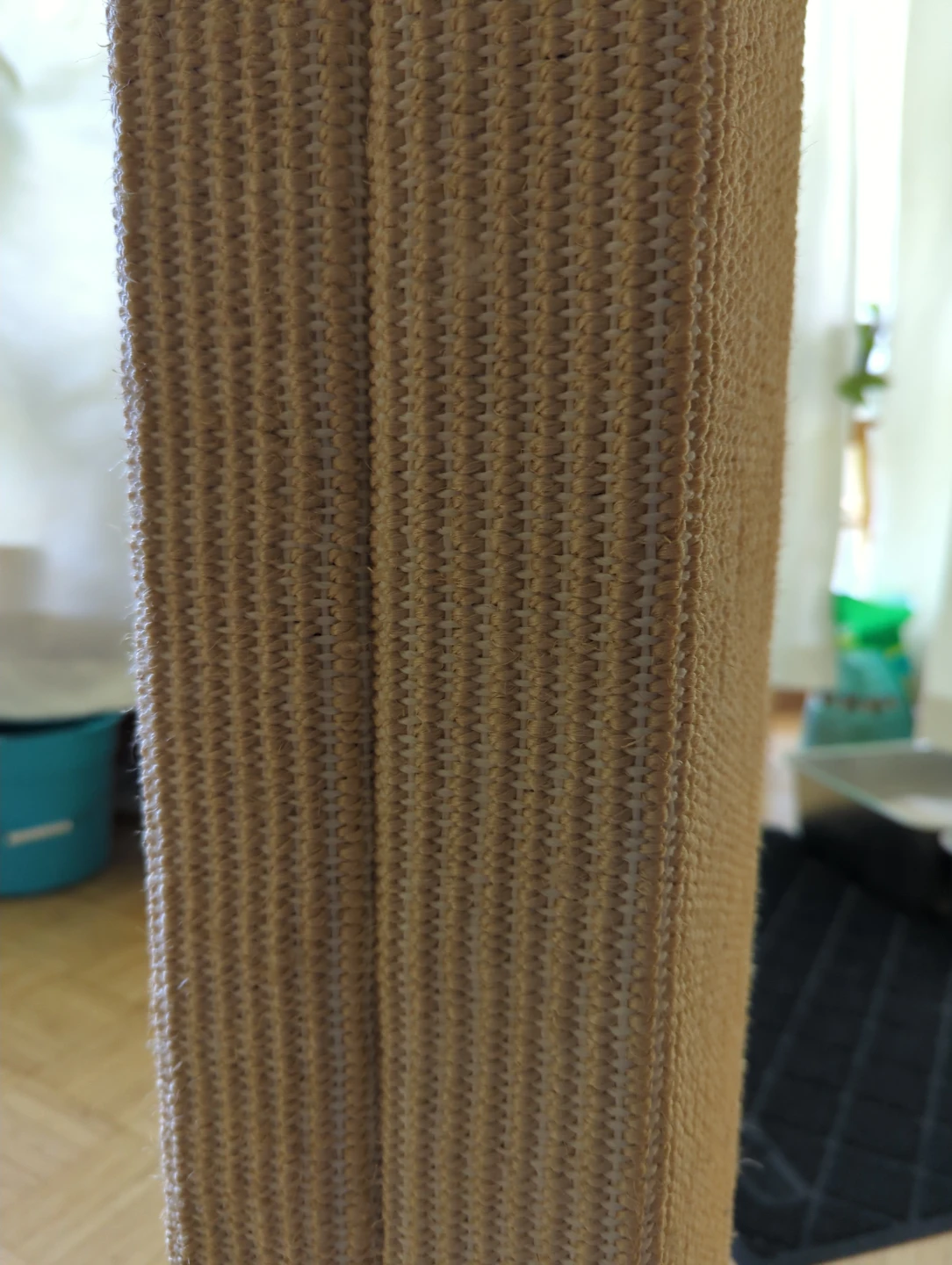 Cat Scratching Post - photo 3