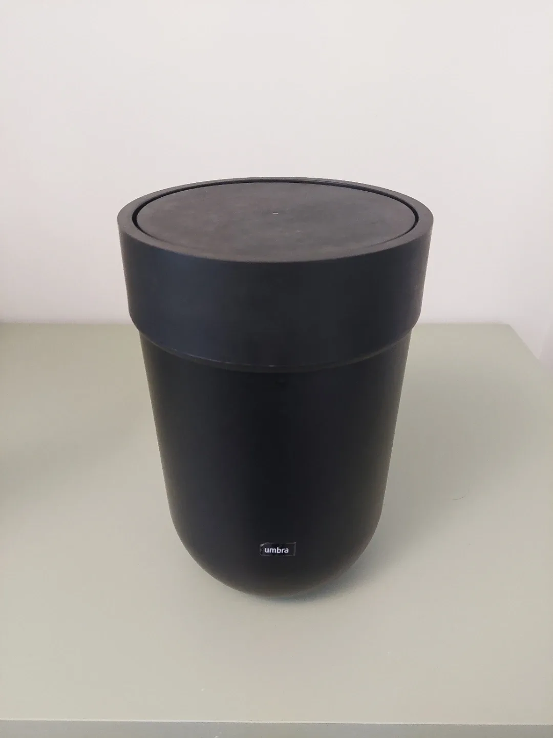 Umbra Flip Lid Trash Can