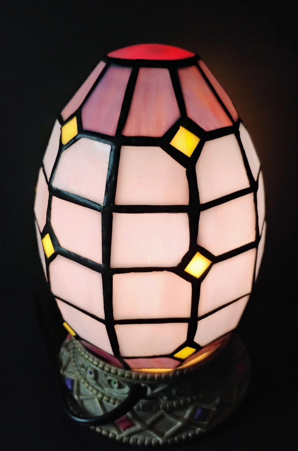 VINTAGE “TIFFANY STYLE” EGG SHAPED LAMP WITH BUNNY RABBIT THEME - photo 3