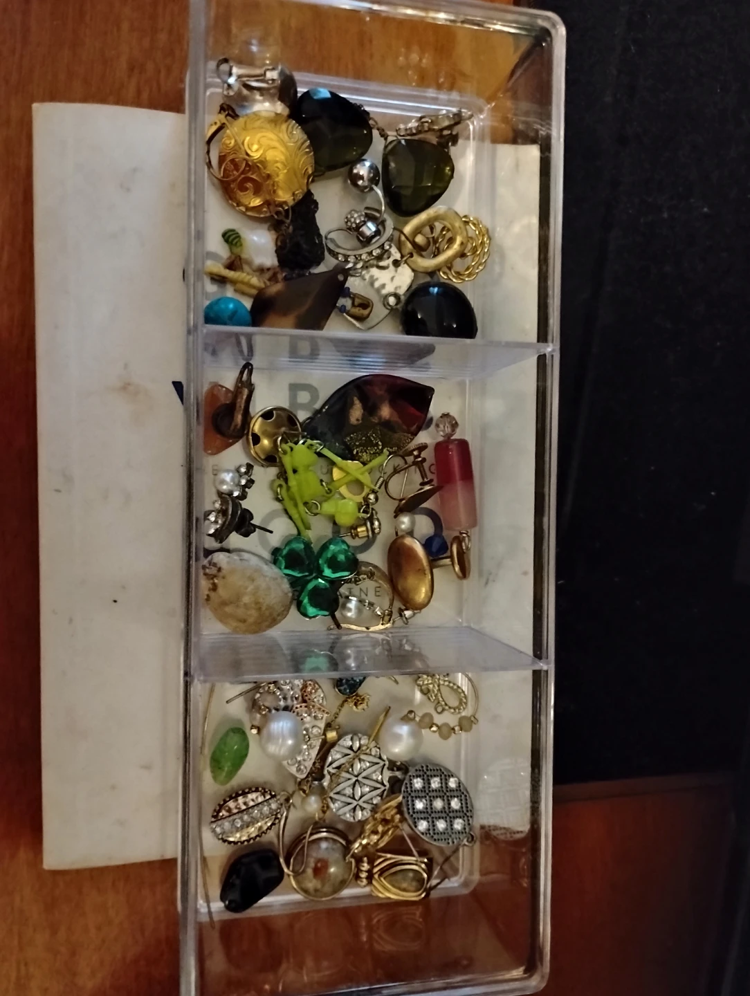 Assorted costume jewellery lot