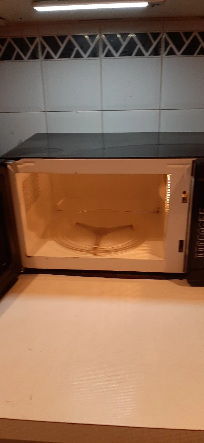 Danby Compact Designer Microwave READ DESCRIPTION ON SIZE - photo 2