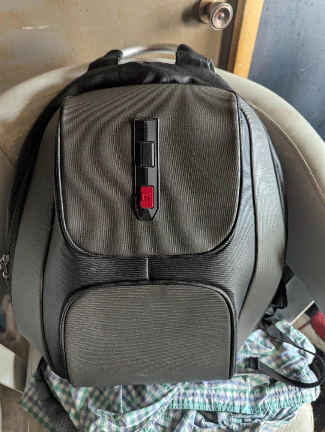 GL anti-theft laptop backpack