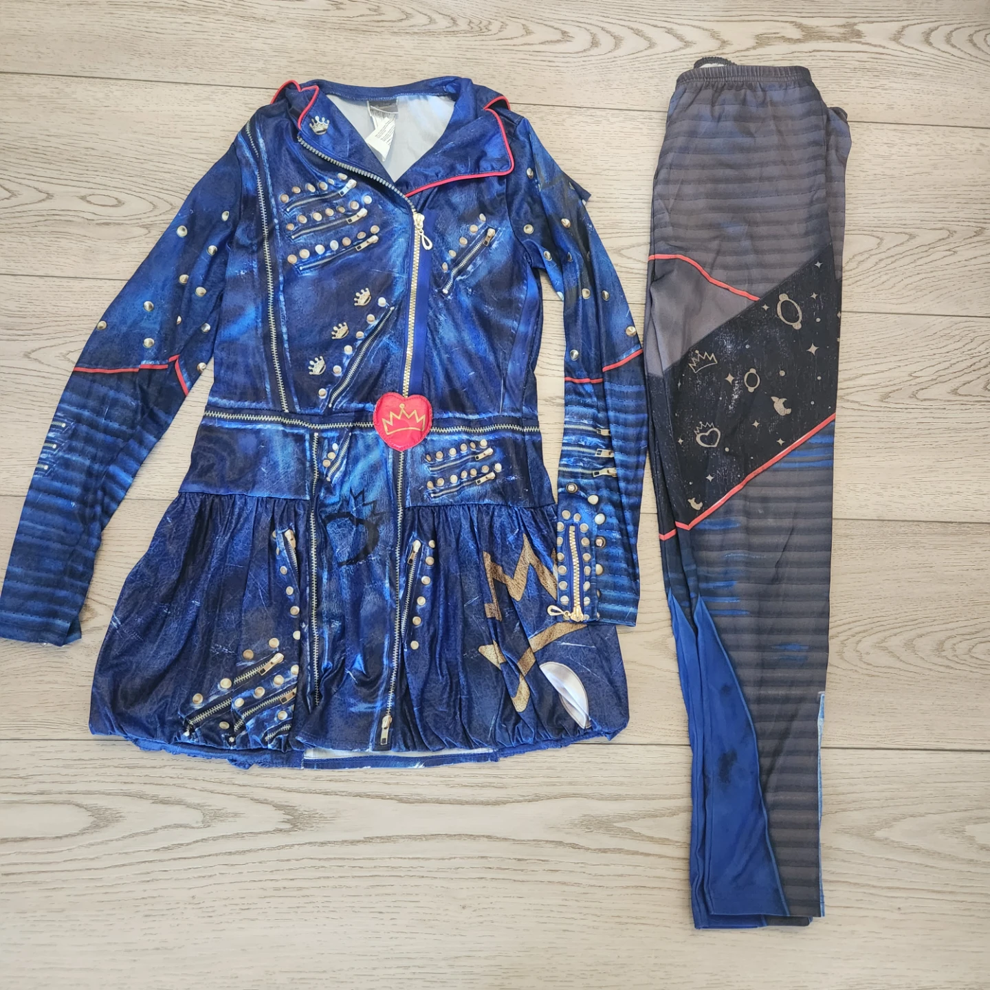 Size XL kids Descendants Evie costume - photo 2