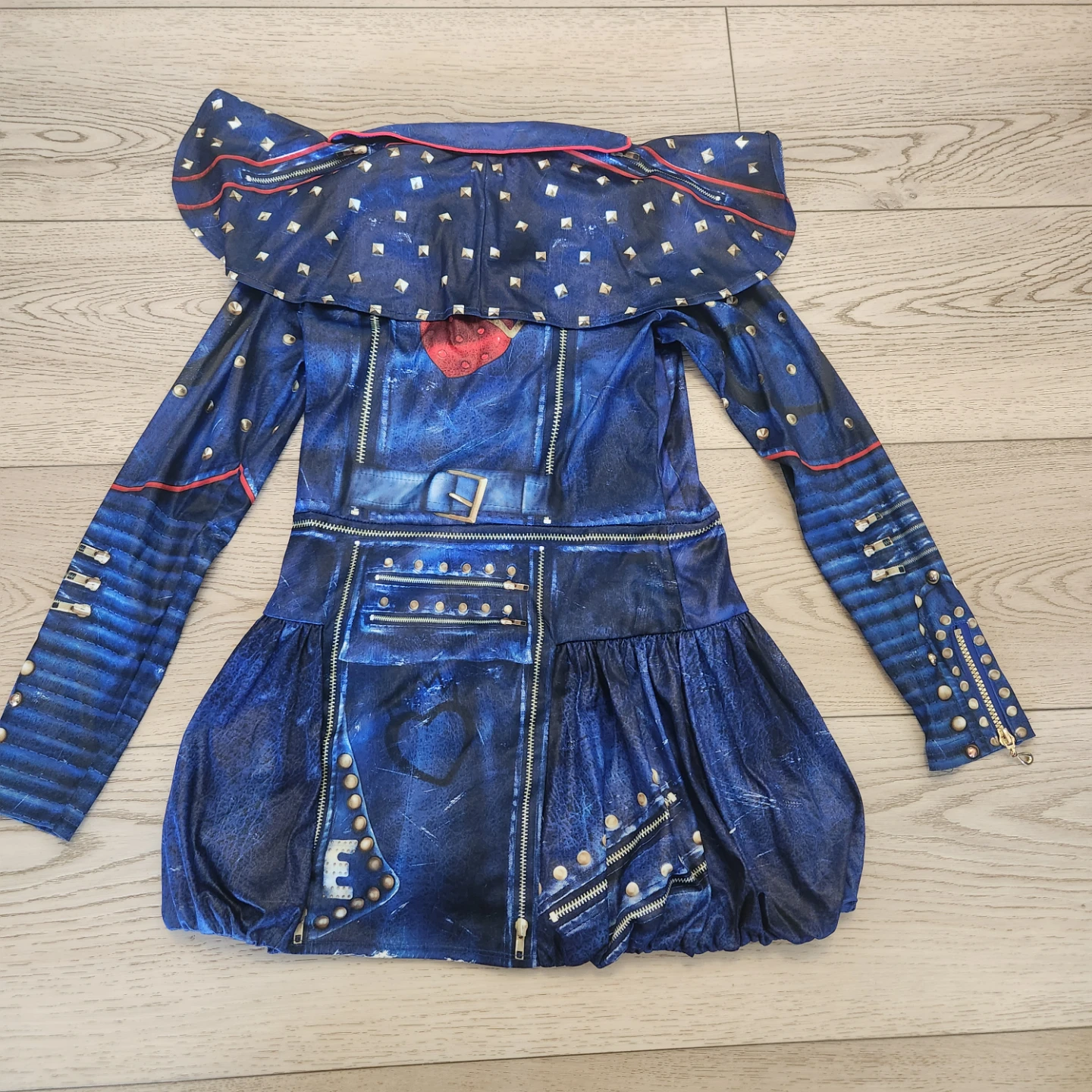 Size XL kids Descendants Evie costume - photo 4