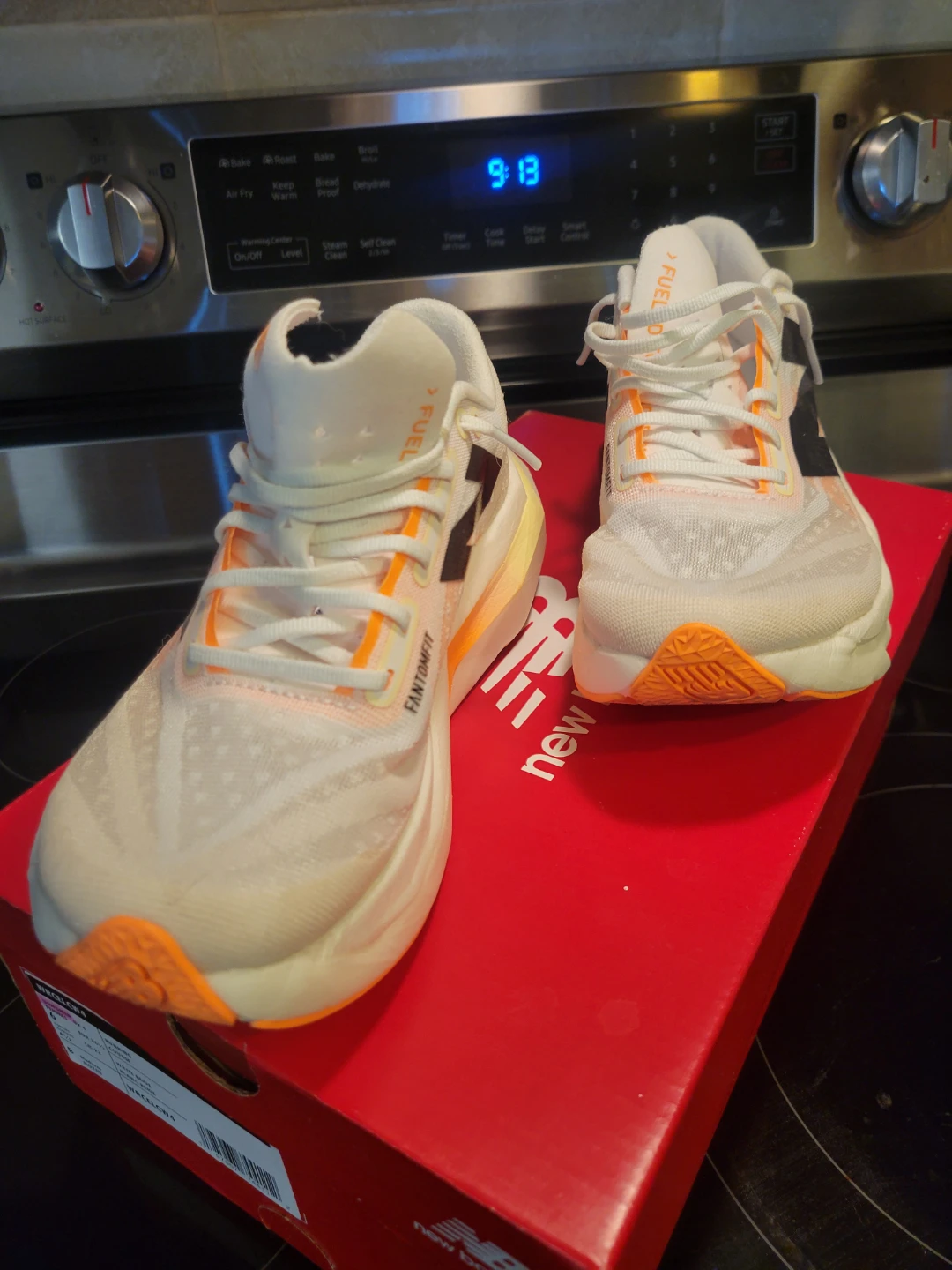 Women's New Balance FuelCell SuperComp Elite w4 B Width size 6