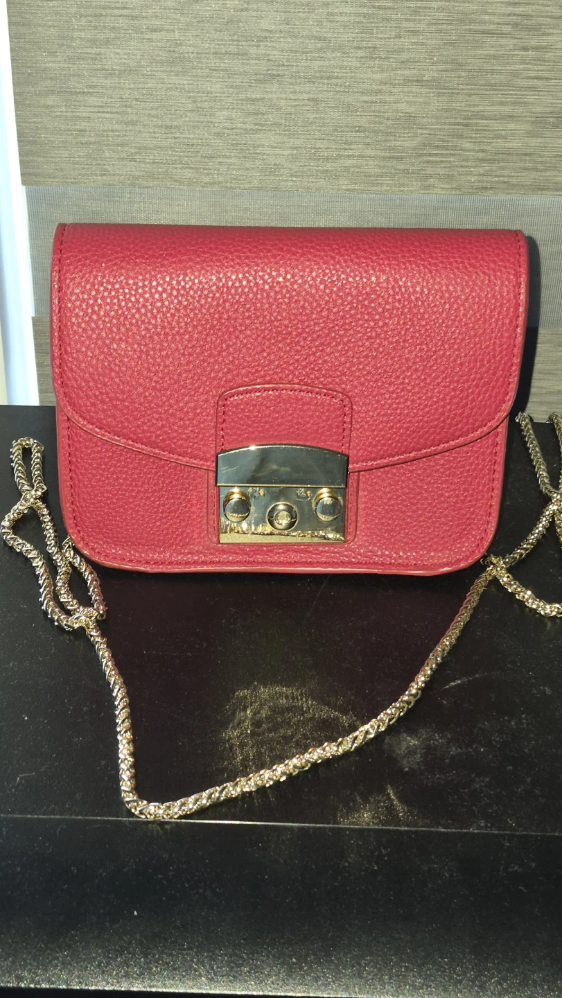 Pink Leather Shoulder Bag with Gold Chain