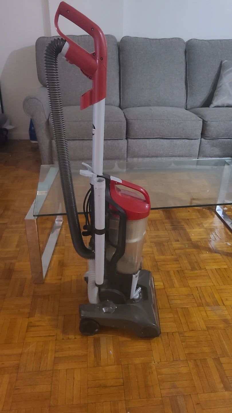 Dirt Devil Featherlight Bagless Vacuum Cleaner - photo 3