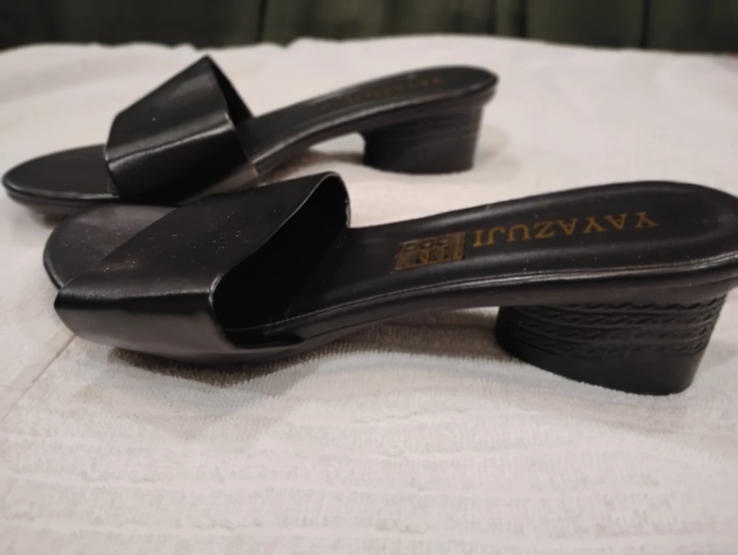 Black YAYAZULI Slip-On Heeled Sandals