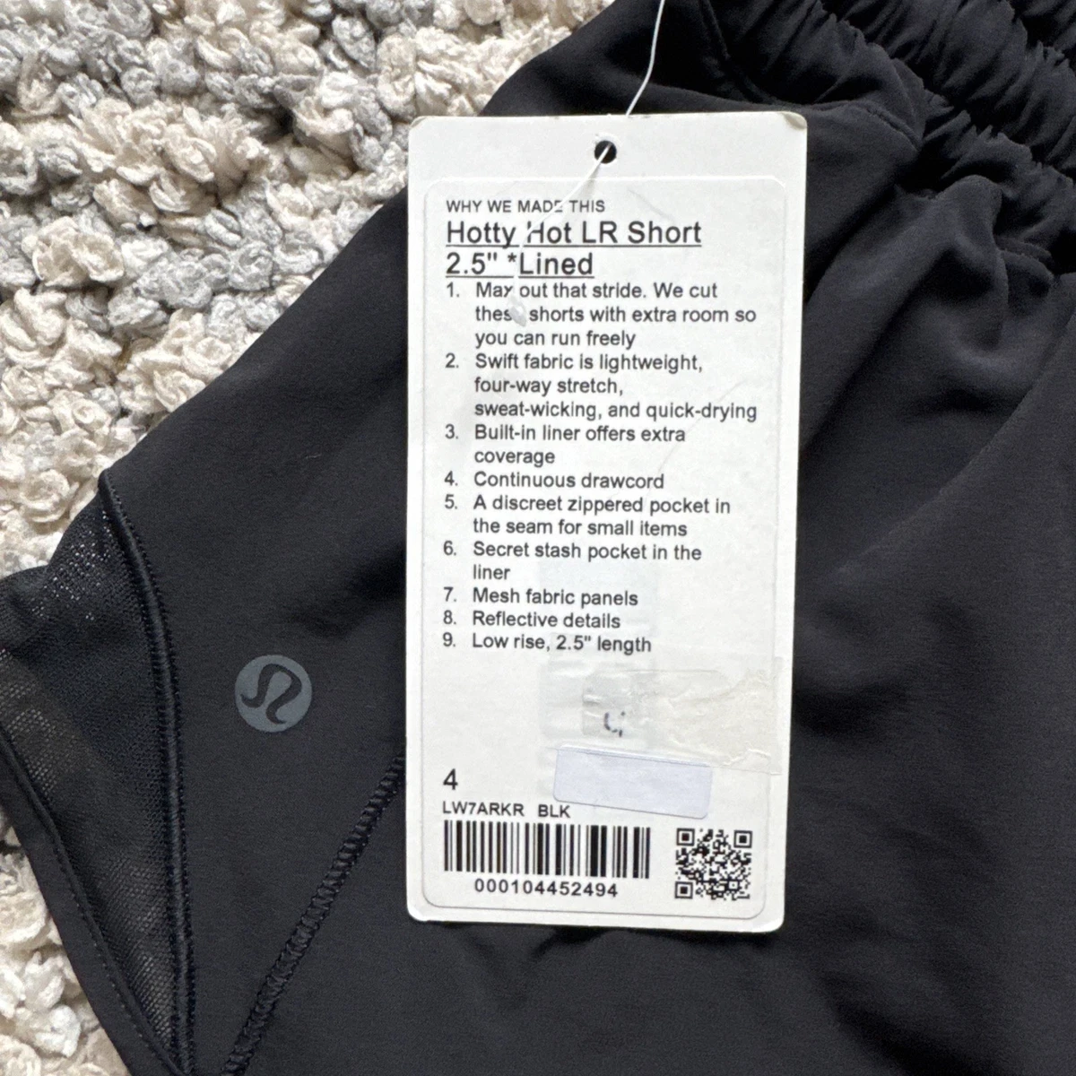 Lululemon Hotty Hot LR Short 2.5" Black Size 4 - photo 3