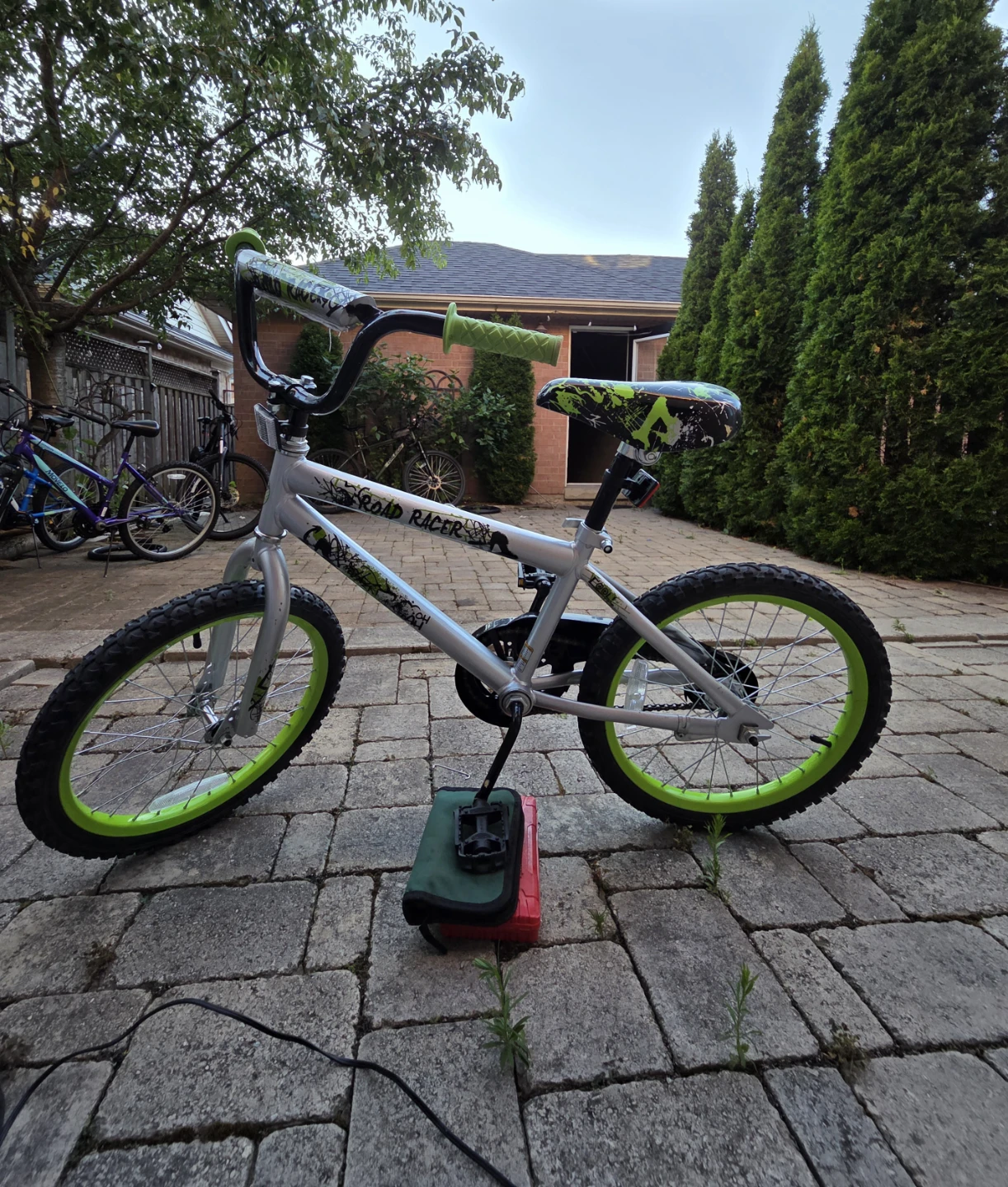 Silver and green kids BMX - photo 4