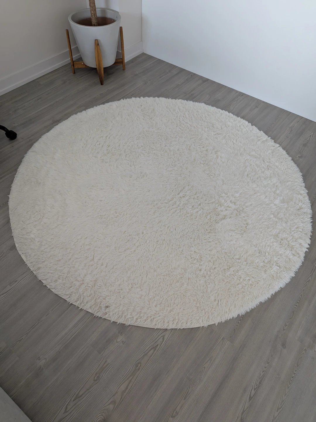 White Round Shaggy Rug - photo 4