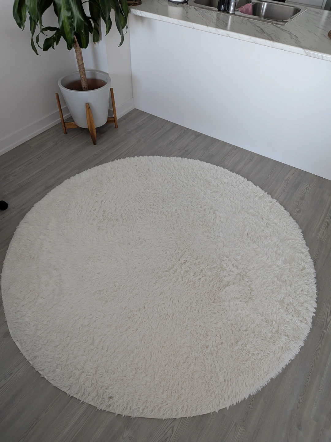 White Round Shaggy Rug - photo 5