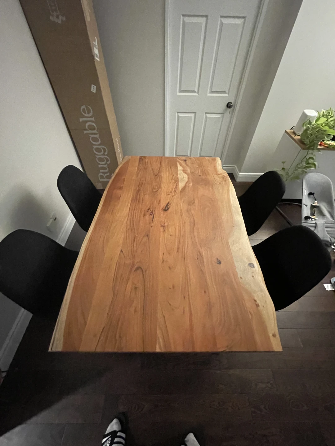 Solid Acacia Wood dining table