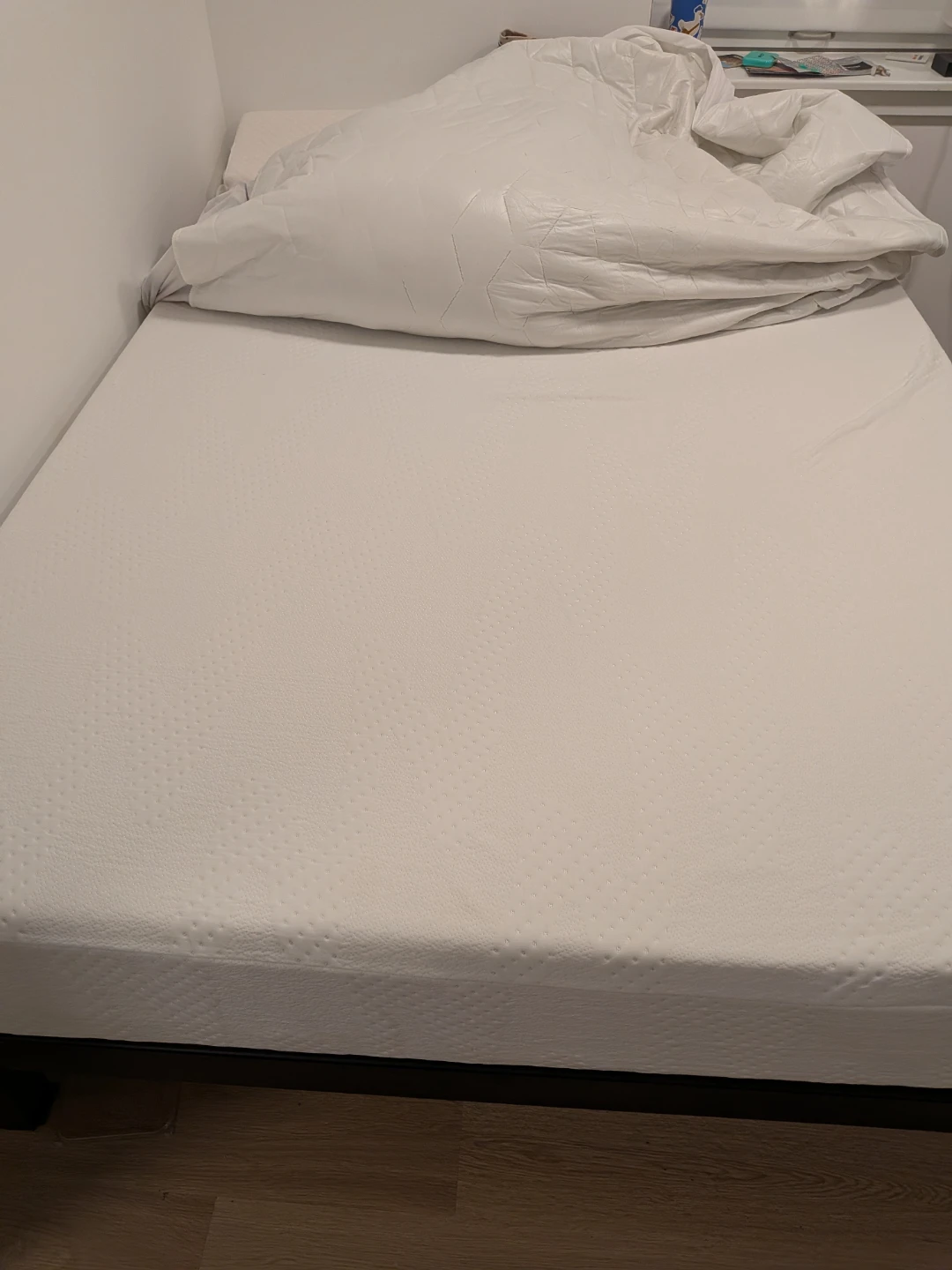 Queen mattress - Like New