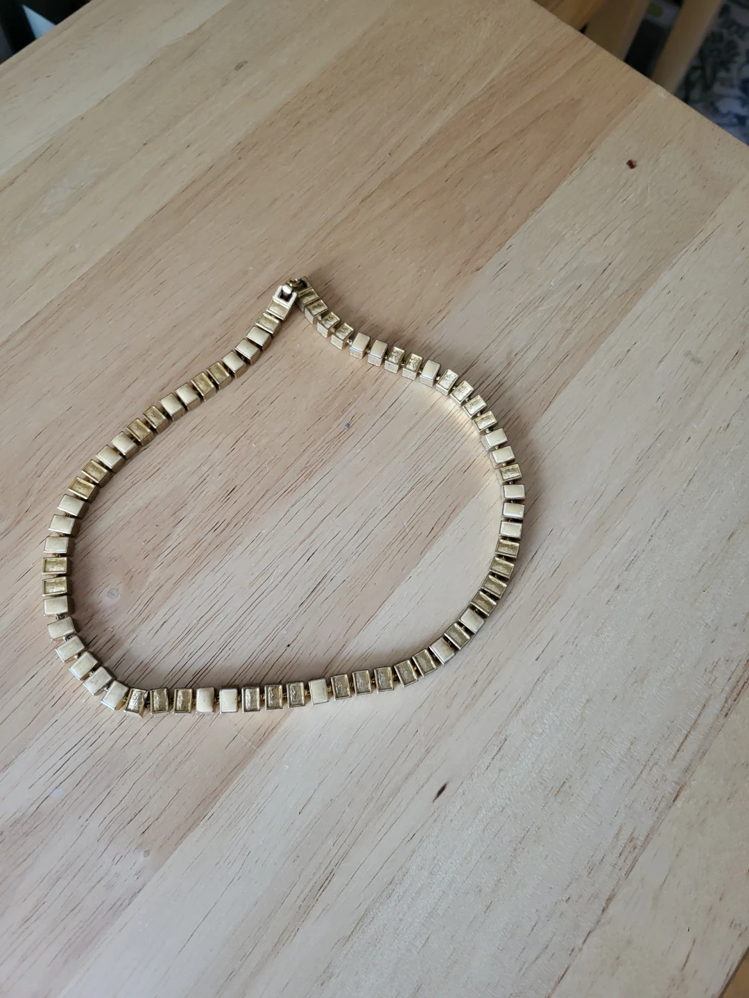 Gold coloured necklace - photo 2