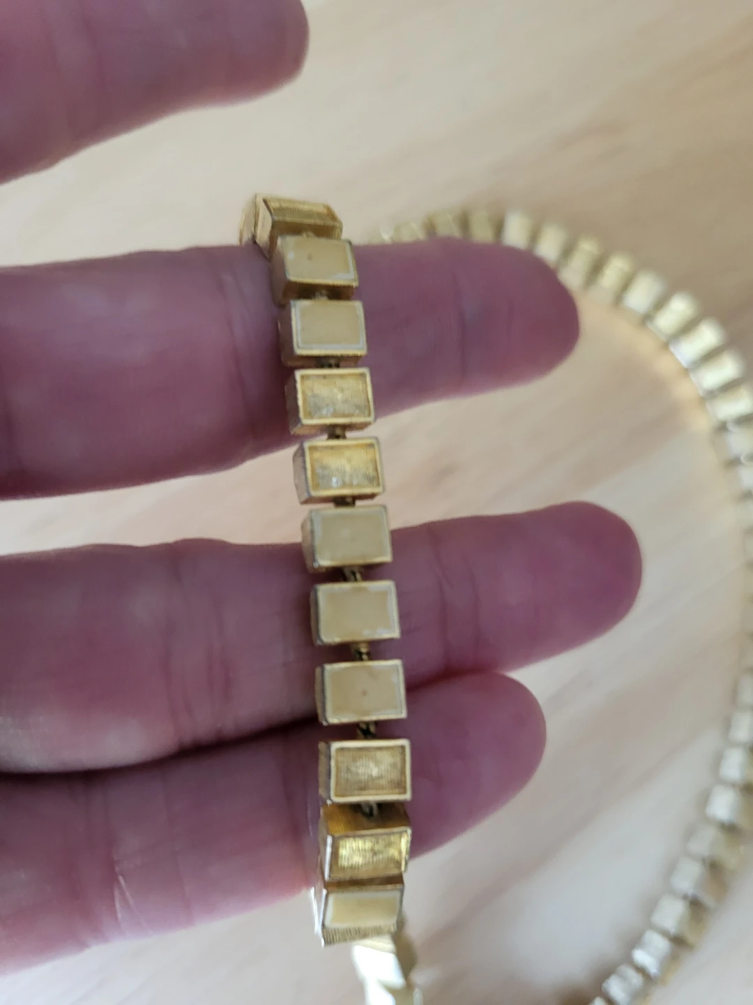 Gold coloured necklace - photo 3