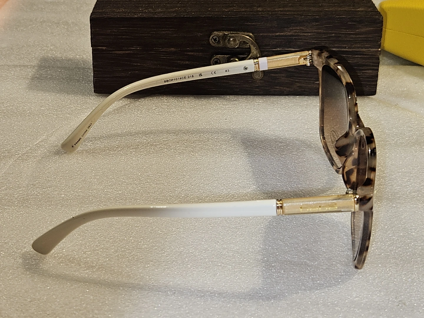 Bebe Leopard Print Sunglasses with Gold Bow Detail - photo 4