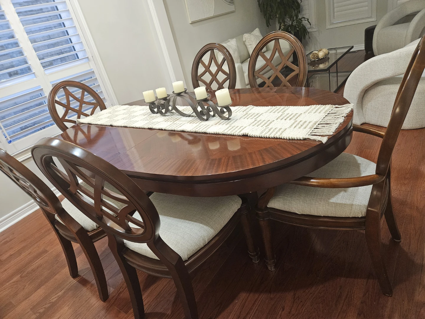 Oval Dining Table with 6 Chairs