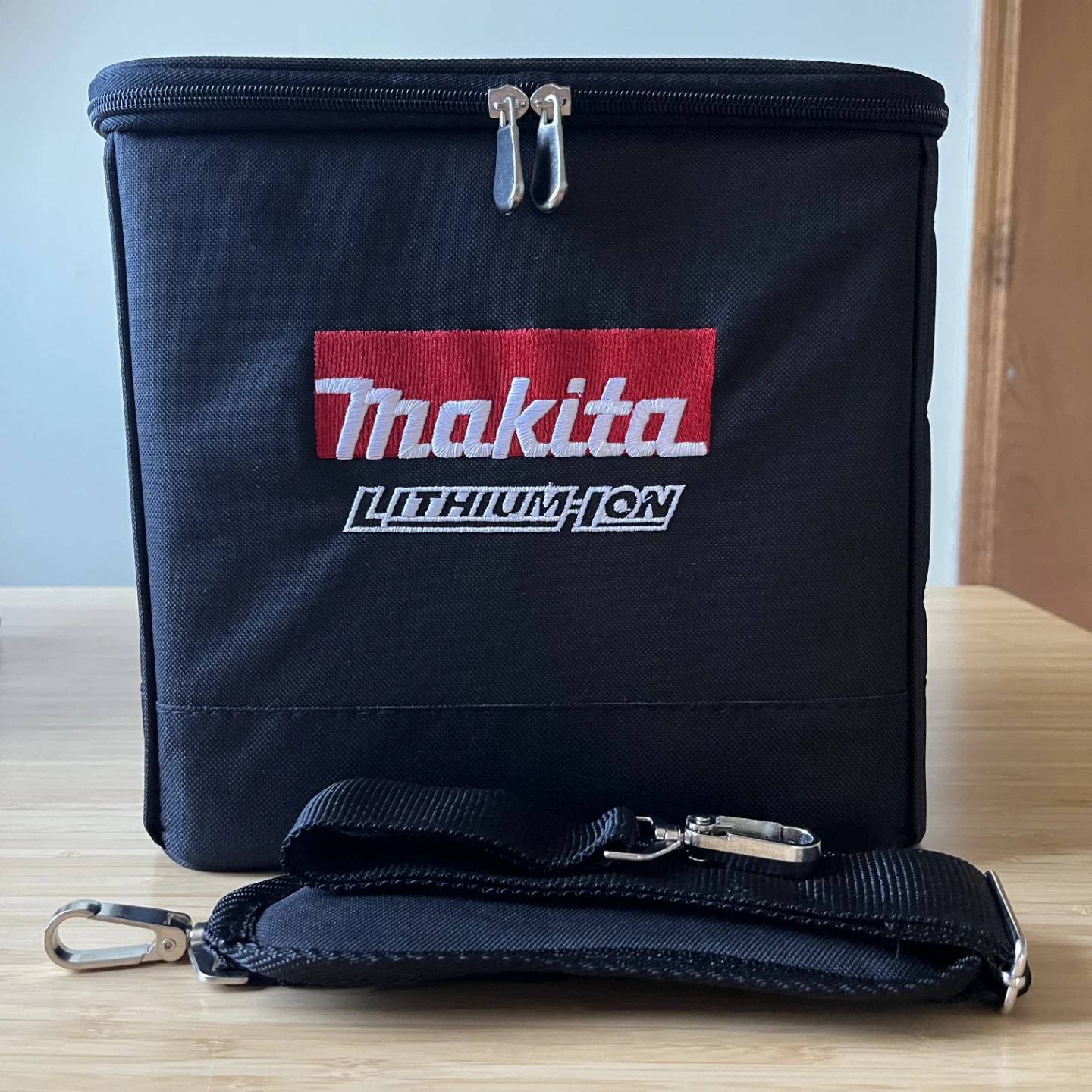Makita 831373-8 Black Cube Tool Bag 10" w/ Shoulder Straps - photo 3