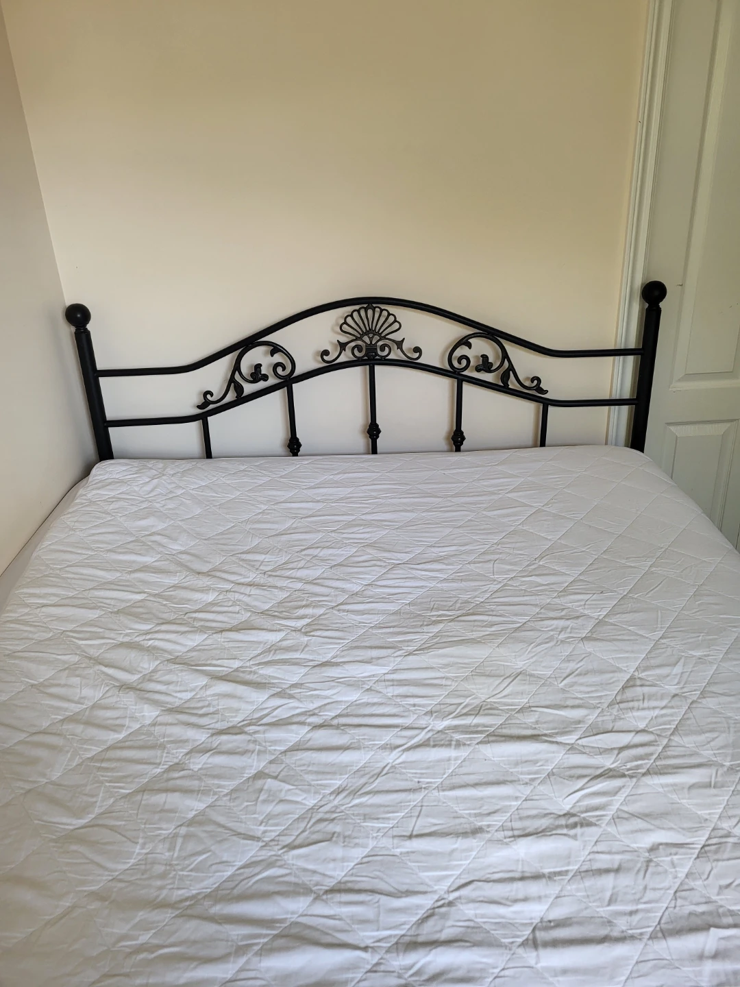 Queen Size Black Metal Bed Frame