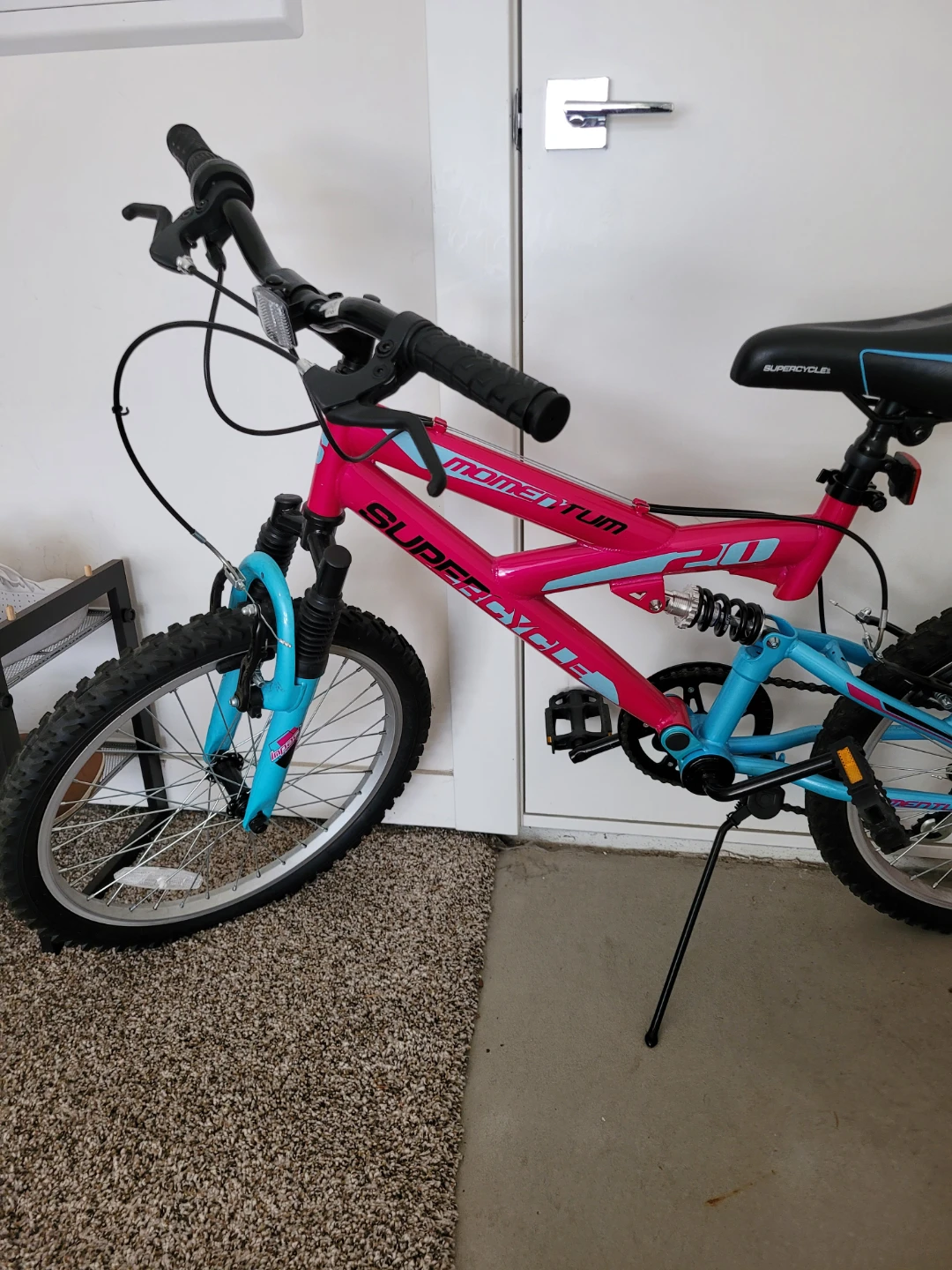 Girls Supercycle Momentum 20" Kids Bike