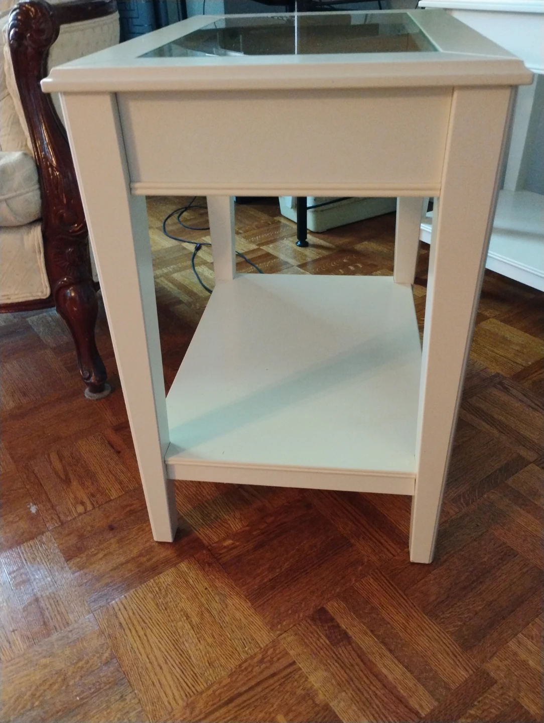 2 white solid livingroom table set - photo 4