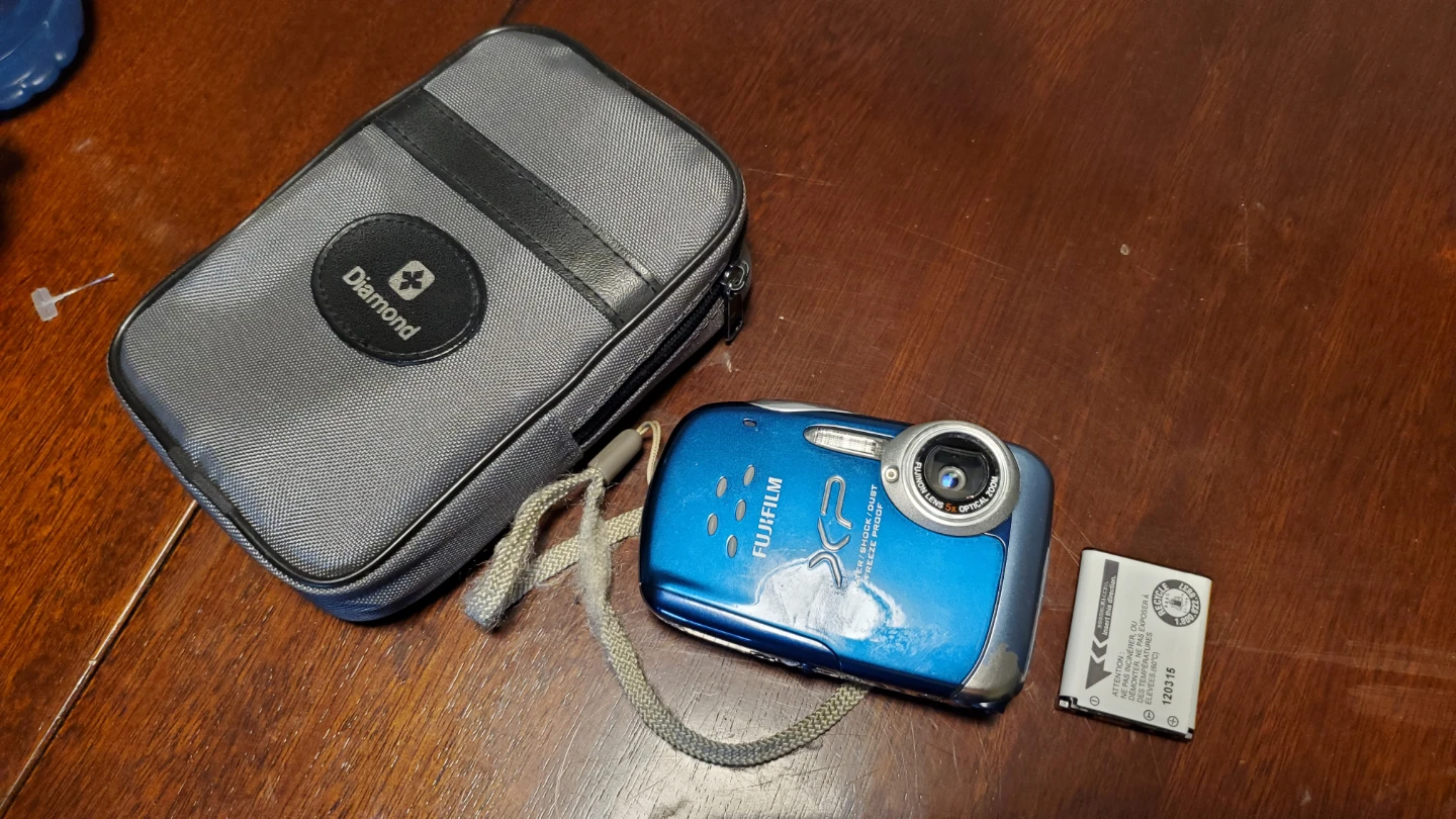 Fujifilm Finepix Digital Camera with Case
