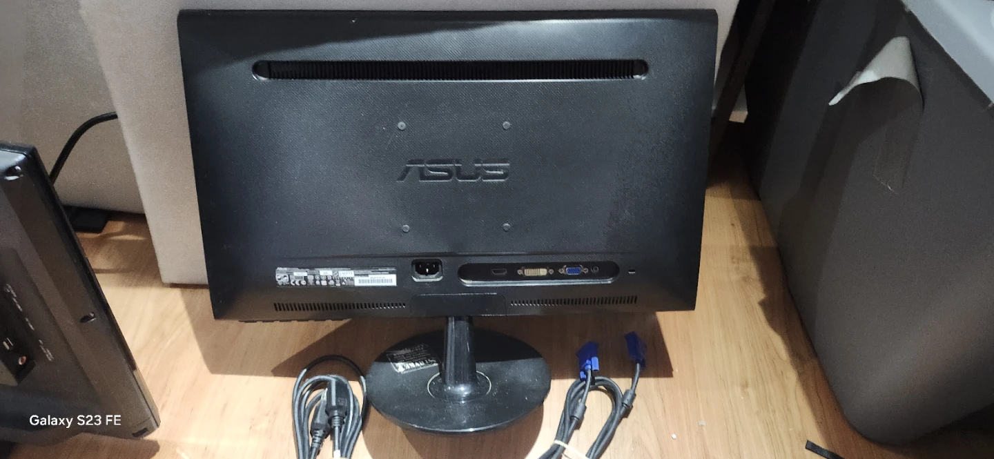 ASUS 20-inch LED Monitor.  The price is firm - photo 2