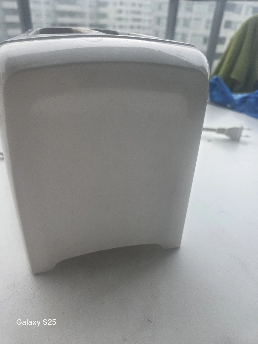White 2-Slice Toaster - photo 4