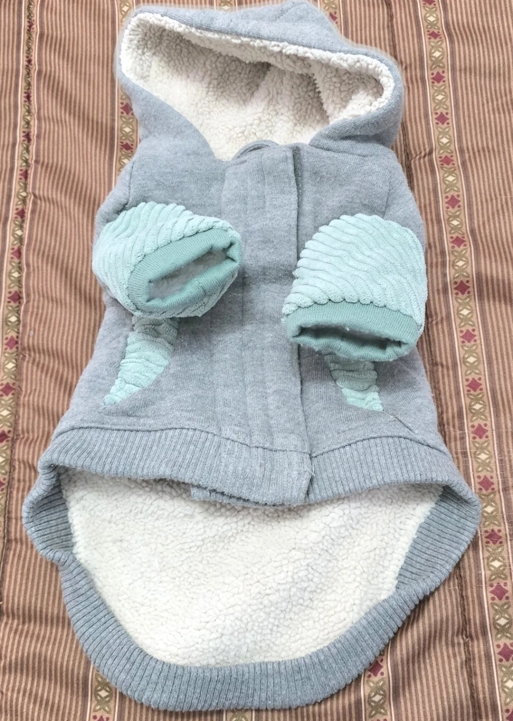 G.H. Bass Co Fleece Dog Jacket. (Size Small) - photo 2