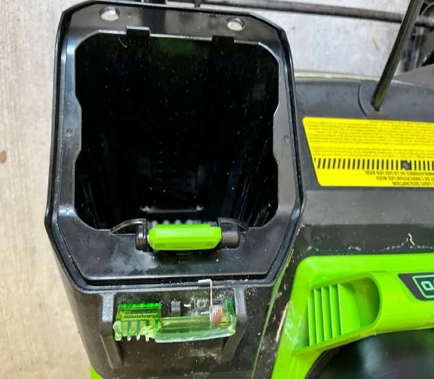 Greenworks 60V 20” Cordless Snow Thrower - photo 2