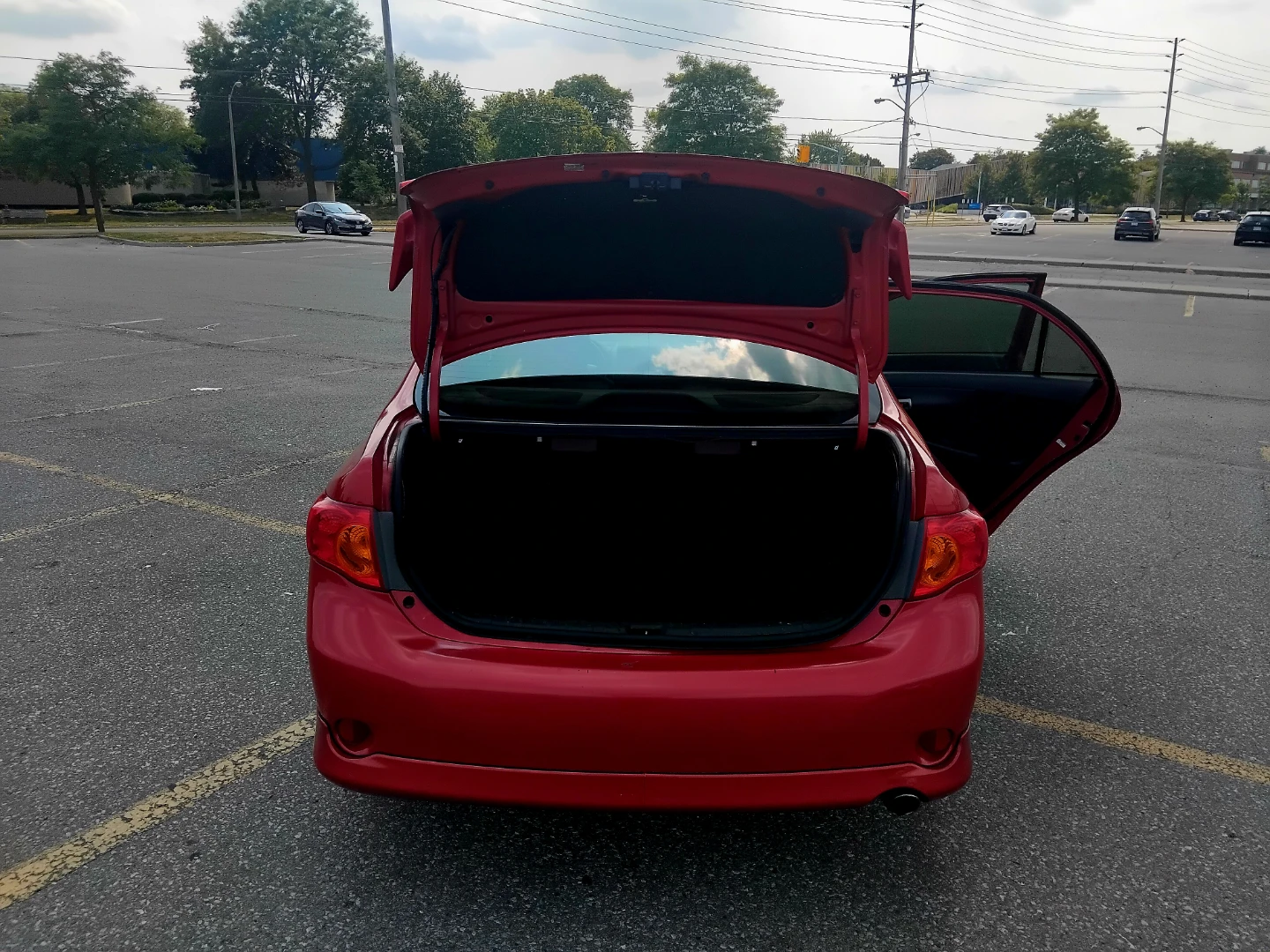 2009 Red Toyota Corolla Sedan - photo 5