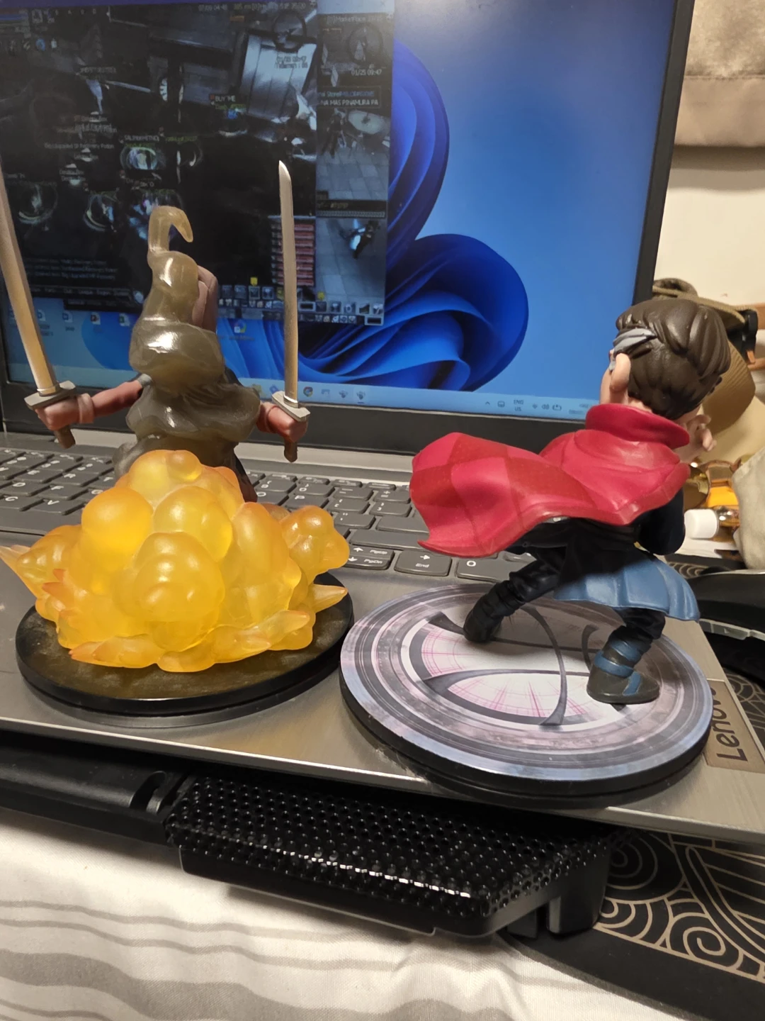 Deadpool & Doctor Strange Action Figures - photo 2