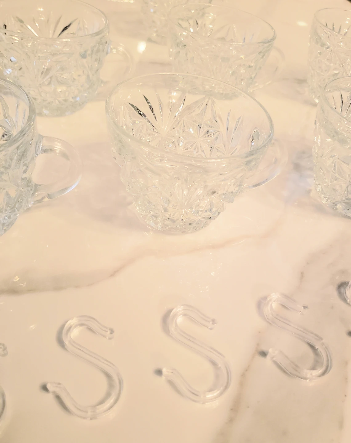 New Set 8 Glass Cups w 8 S-Hooks $5 for All