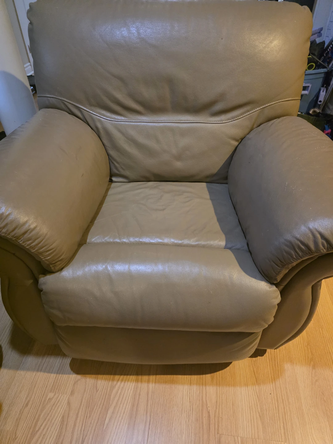 Tan Leather Recliner Sofa. 3 pcs sofa, arm chair , and loveseat.