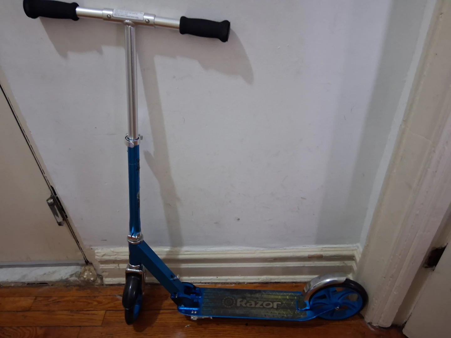 Blue Razor A5 Lux Scooter Kids & Adults