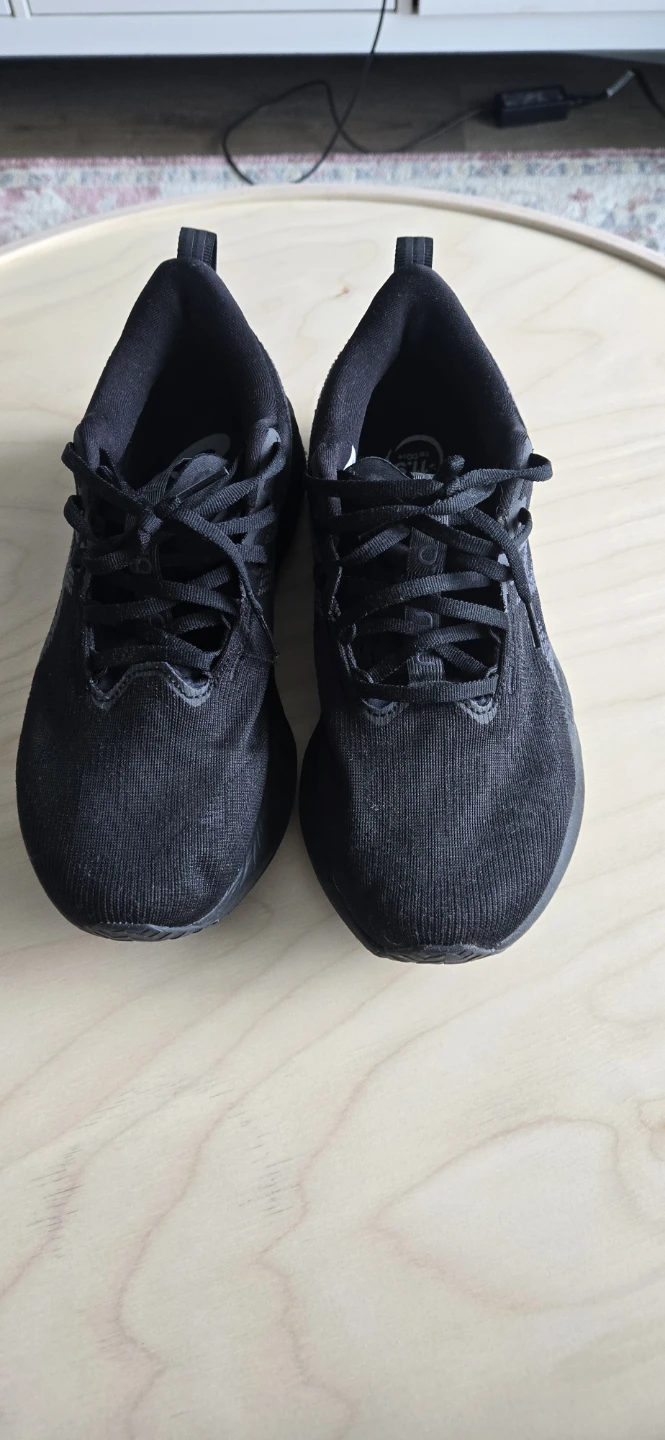 ASICS Black novablast 9.5 mens - photo 2