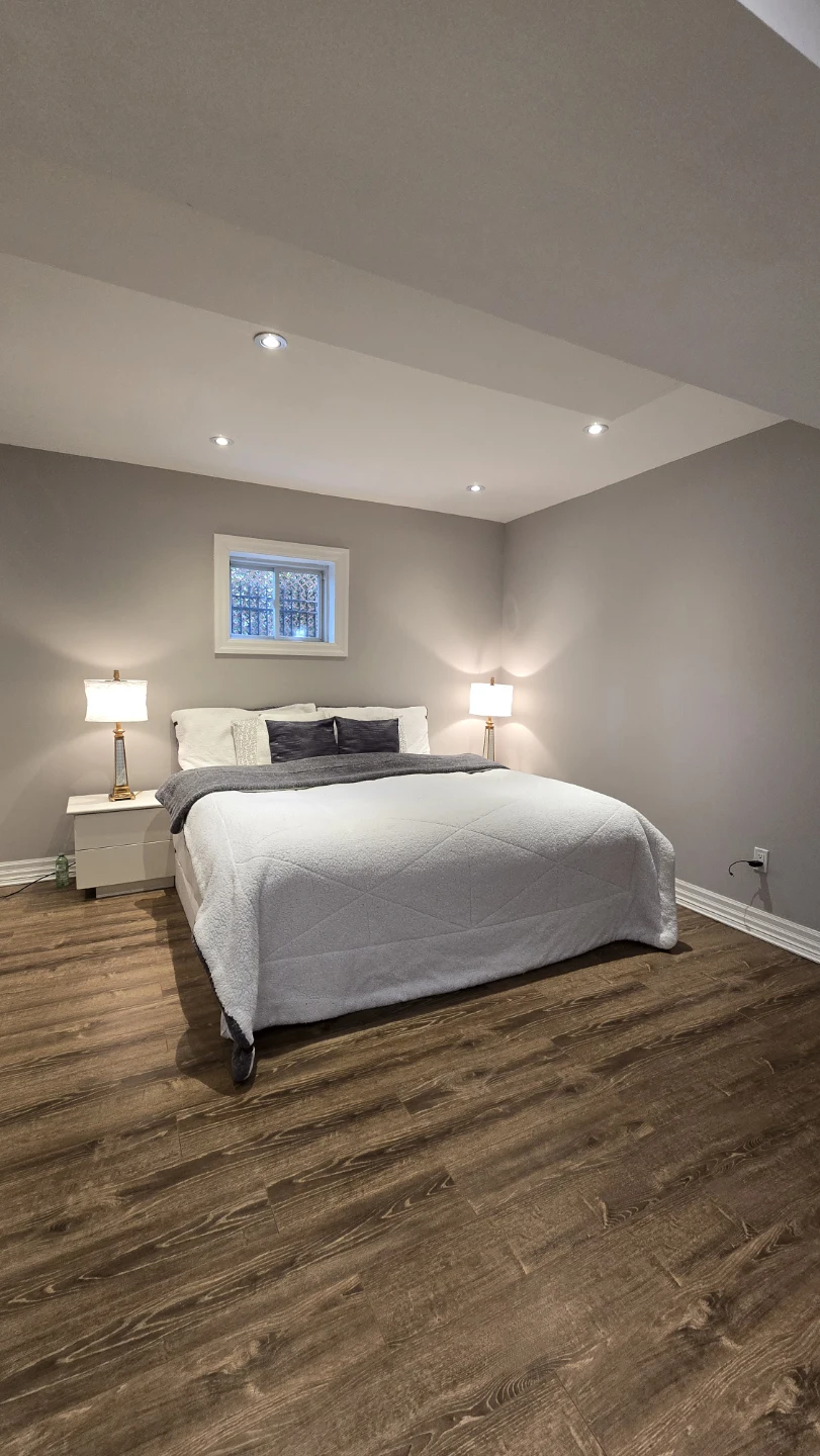 Two Tone White/Silver Bedroom Set