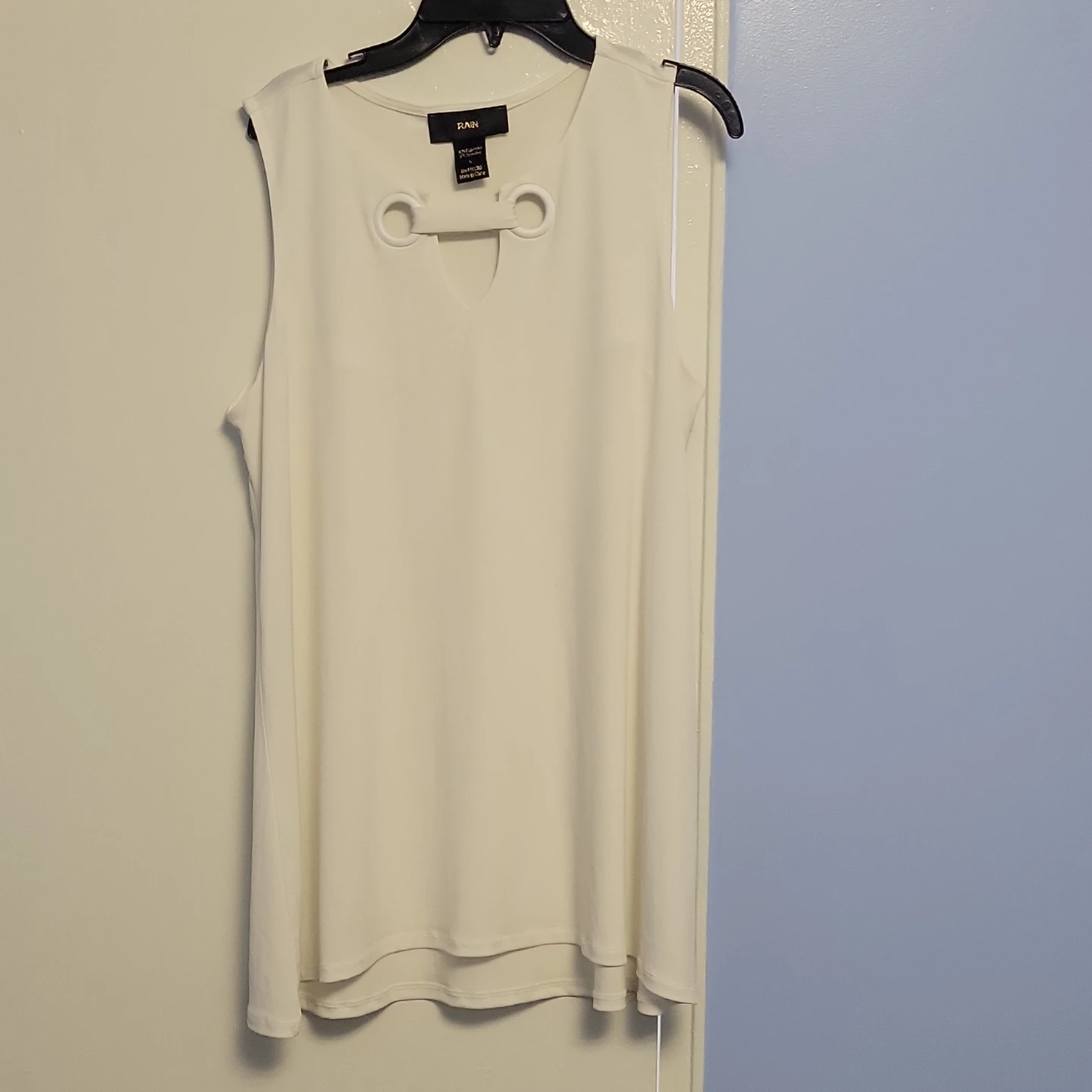 RAIN Sleeveless Top - photo 2
